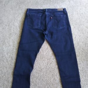 Women's levis jeans